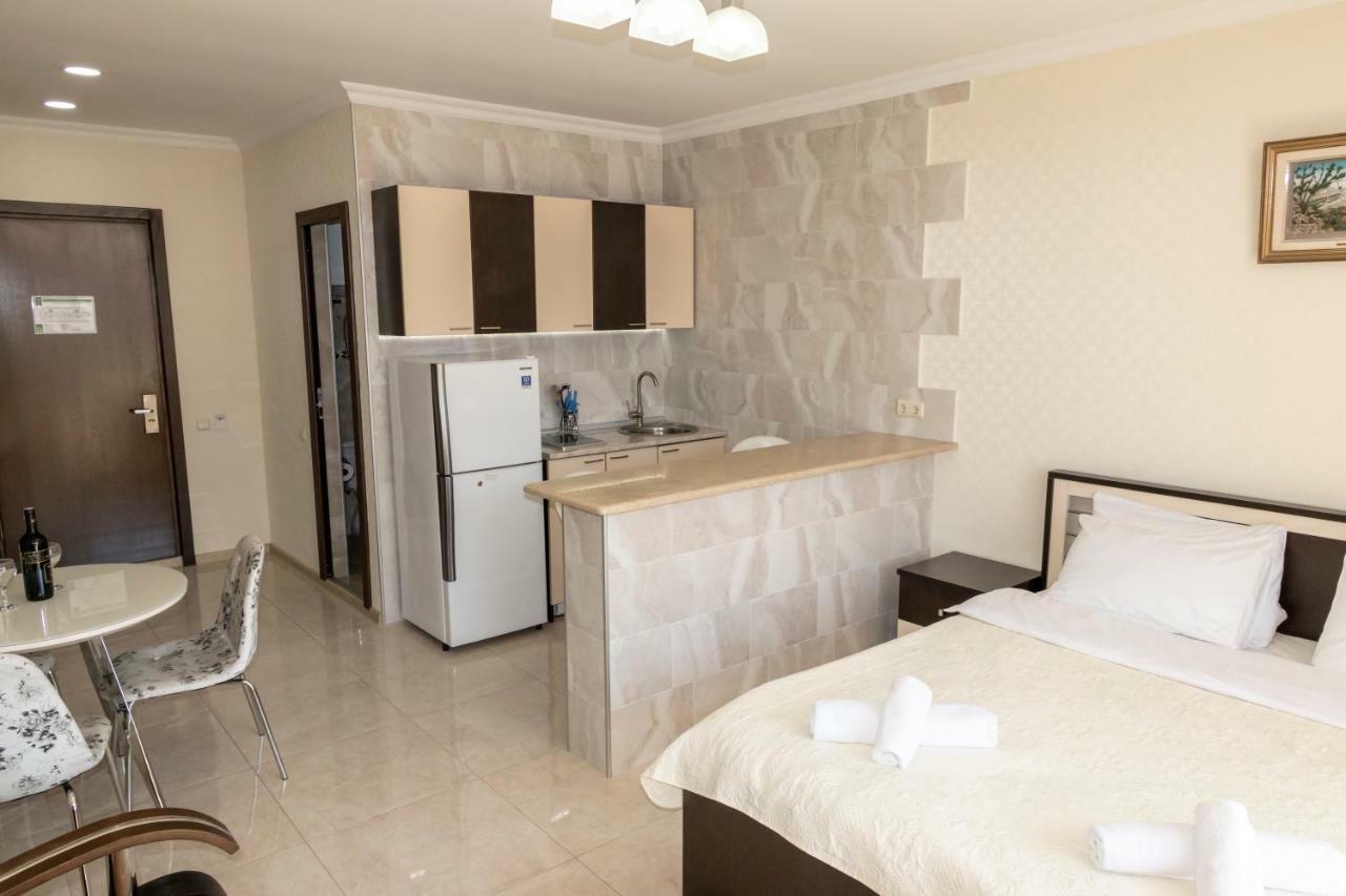 Orbi Apartment Ruslan Batumi Eksteriør bilde
