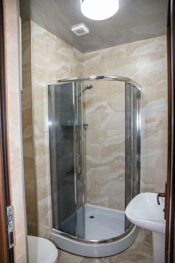 Orbi Apartment Ruslan Batumi Eksteriør bilde